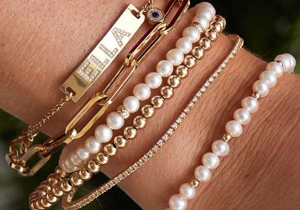 Discovering Elegant Gold Bracelets: Trendy Designs and Cultural Significance Discovering Elegant Gold Bracelets: Trendy Designs and Cultural Significance
